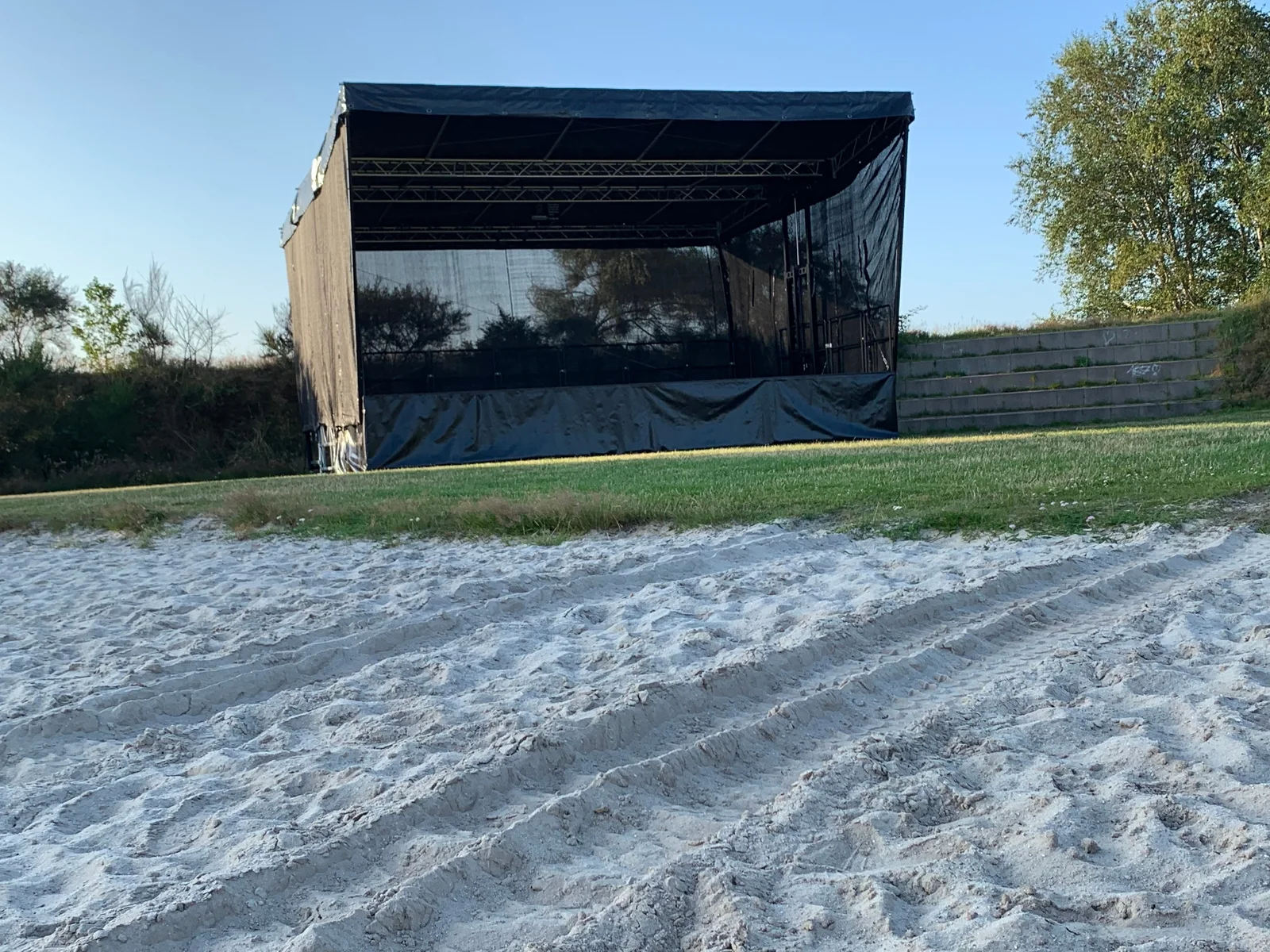 Die mobile SmartStage 50 im Freien